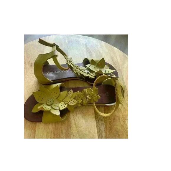 Chocolat Blu Flat Ankle strap Leather Flower Sandal, size 6, Anthropologie - Picture 2 of 9